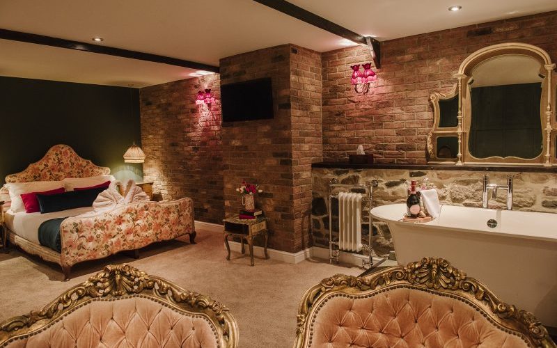 sebastia-luxury-room-the-joiners-arms
